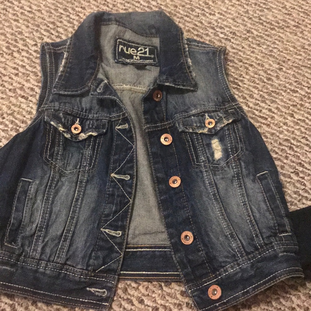 Sleeveless jean jacket
